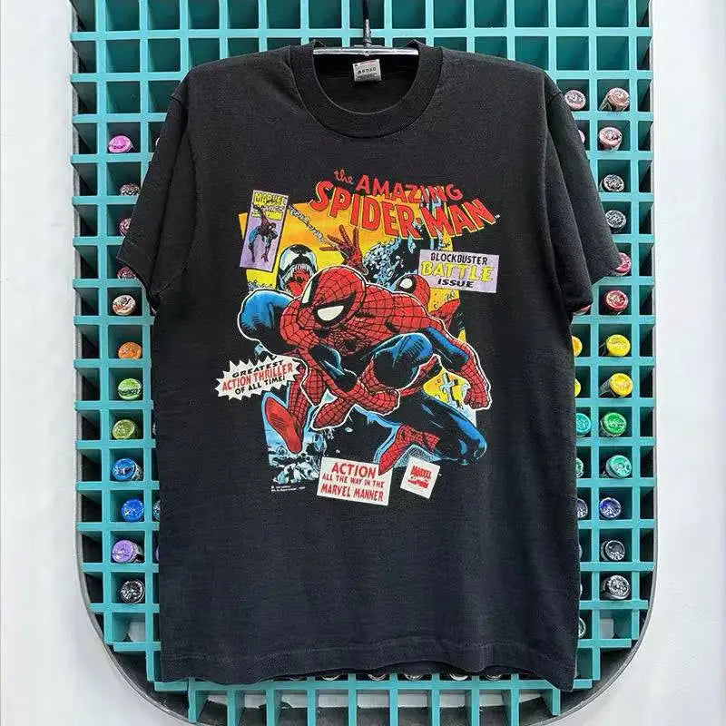 Camiseta de manga corta con cuello redondo de Spider Man.