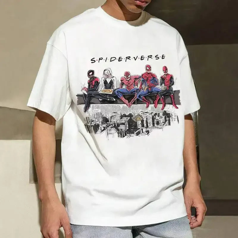 Camiseta de manga corta con cuello redondo de Spider Man.